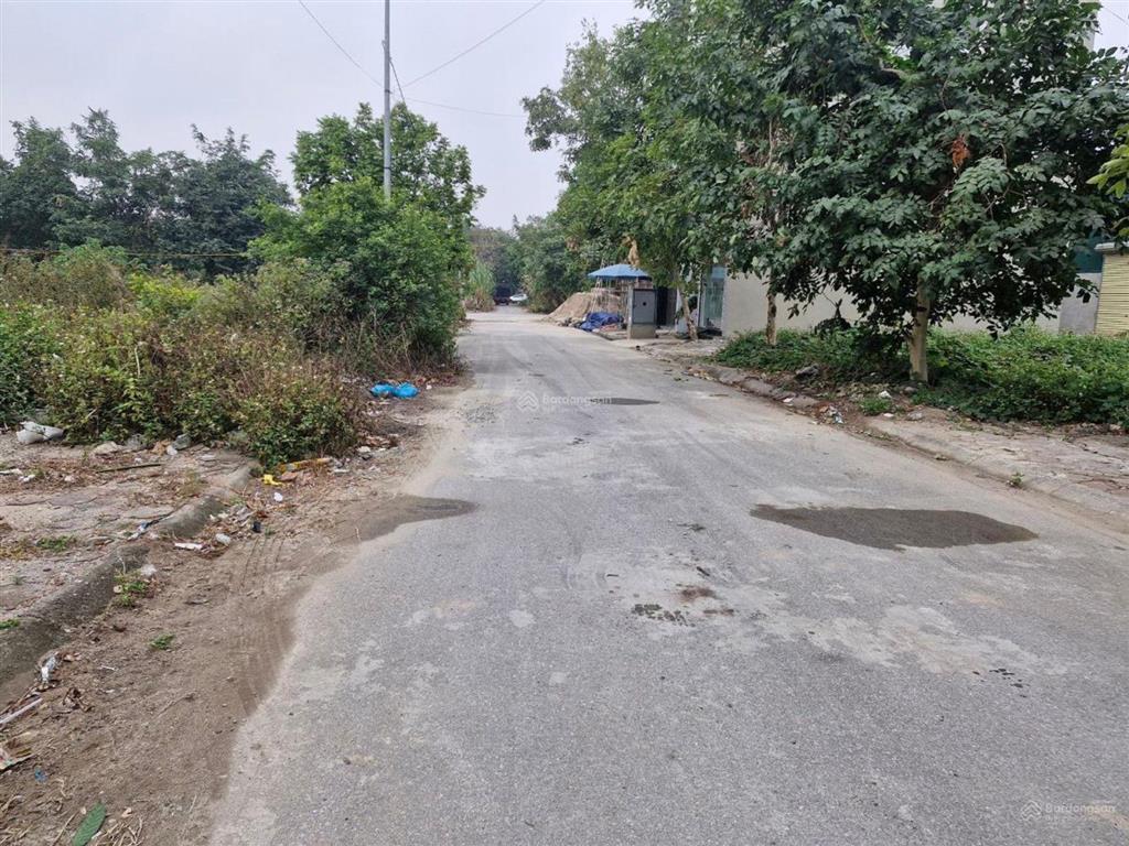 Phân lô vỉa hè ô tô tránh 30m 5.4 tỷ.