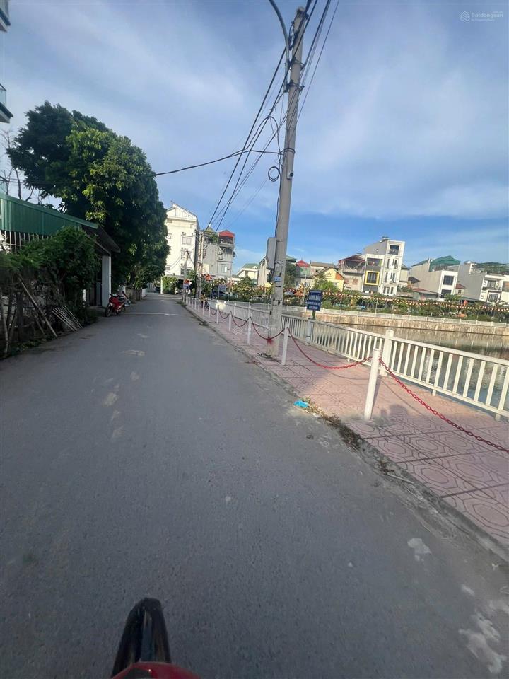 50,3m2 2,25tỷ, ô tô đỗ cửa, trung tâm thị trấn kim bài