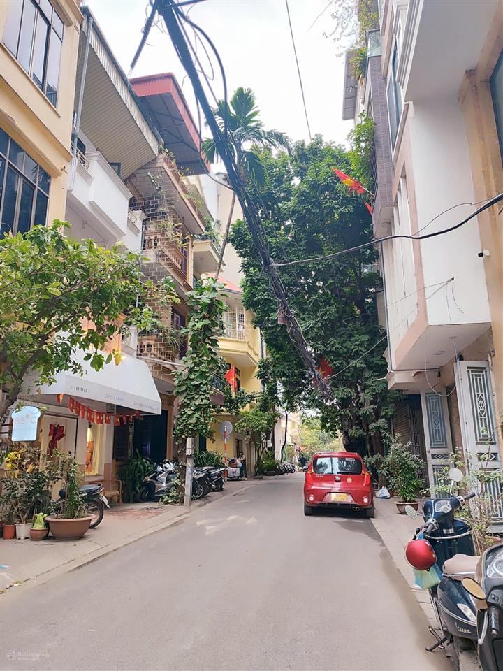 Phân lô hoàng cầu thông sang trần quang diệu, đống đa nhà 60m2 có gara ôtô đường vào vỉa hè ô tô đỗ