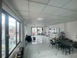 Cho thuê văn phòng tại cầu giấy, diện tích 90m2 chia sẵn 2 phòng/tầng giá 15 triệu, khu văn phòng