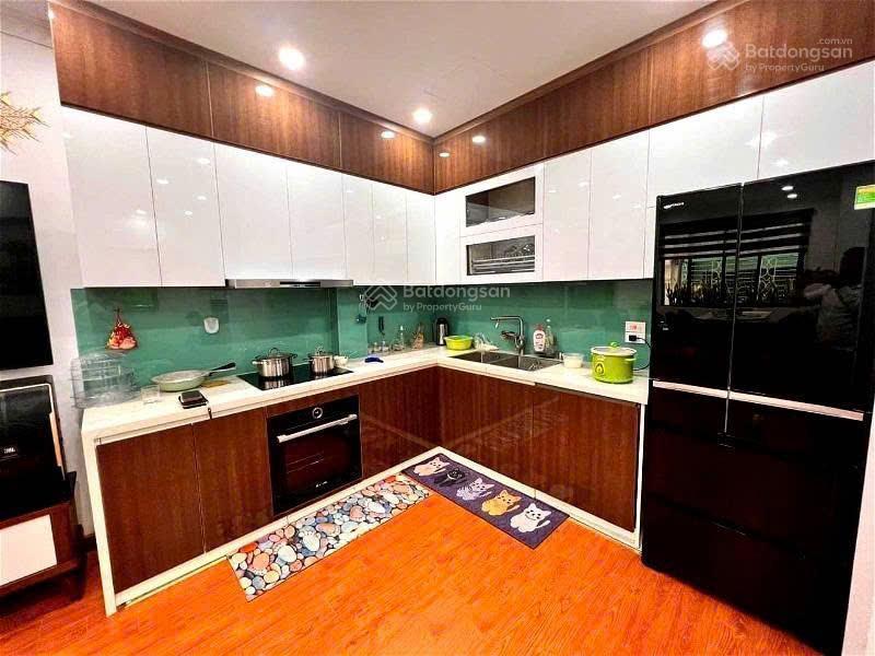 Bán nhà hoàng cầu, đống đa mặt tiền 5 mét diện tích 65m2 gara ô tô giá bán nhỉnh 23 tỷ đồng