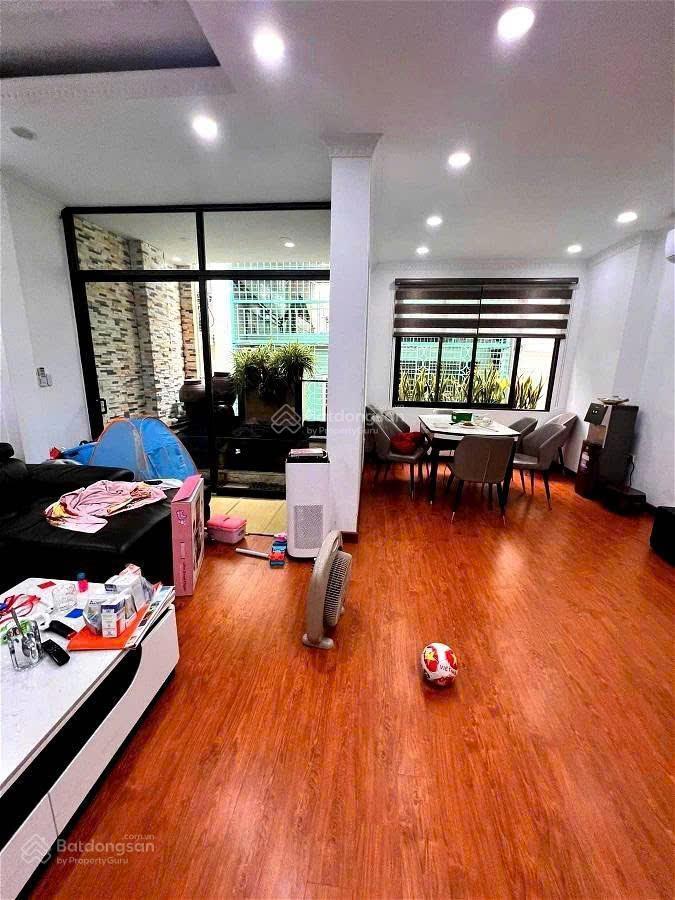 Bán nhà hoàng cầu, đống đa mặt tiền 5 mét diện tích 65m2 gara ô tô giá bán nhỉnh 23 tỷ đồng
