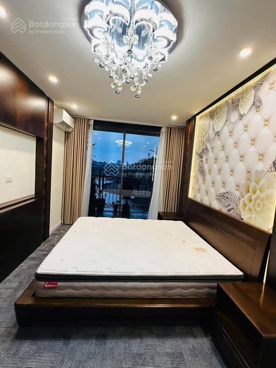 Bán căn mặt phố mai anh tuấn  công viên hồ hoàng cầu diện tích thực 55m2 xây mới thang máy xịn sò