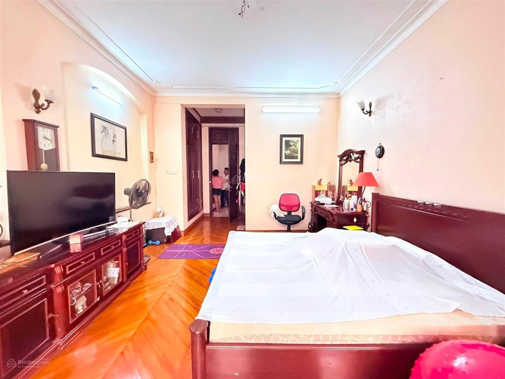 Ba đìnhhà nội vỉa hè ô tô 2 chiều kinh doanh sầm uất sổ đỏ chính chủ gốc không quy hoạch tranh chấ