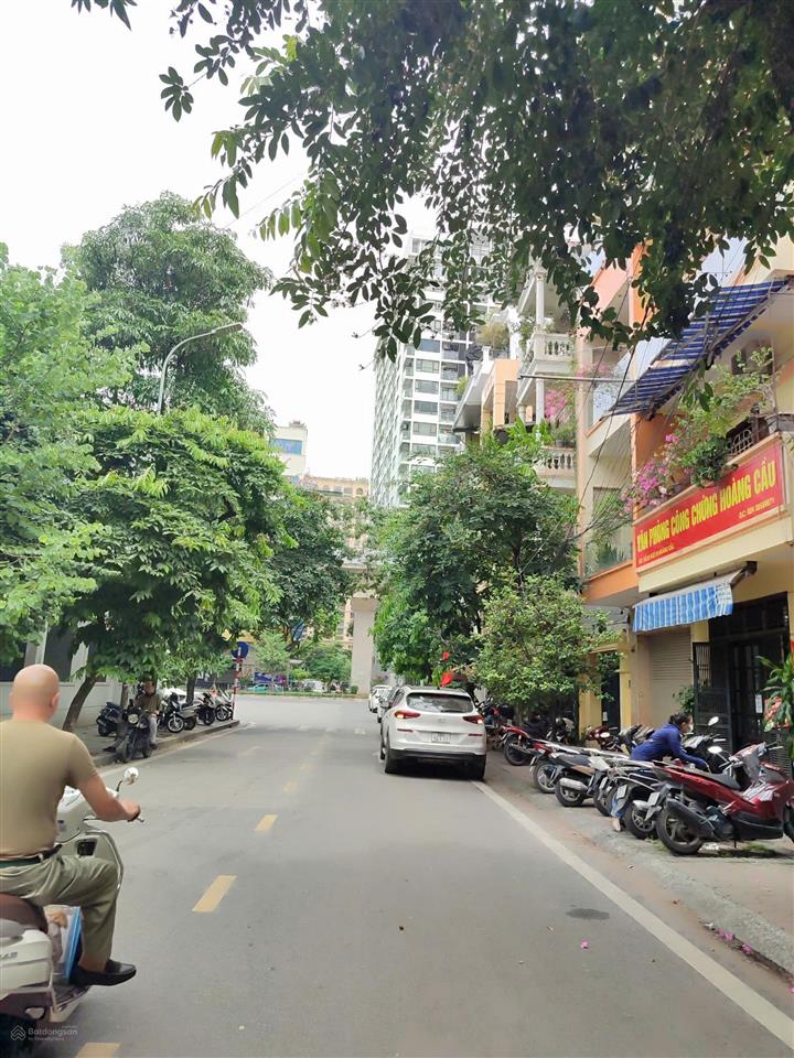 Phân lô trần quang diệu thông sang hoàng cầu,đống đa 60m2 ô tô đi vòng tròn mặt tiền 6mcó thang máy