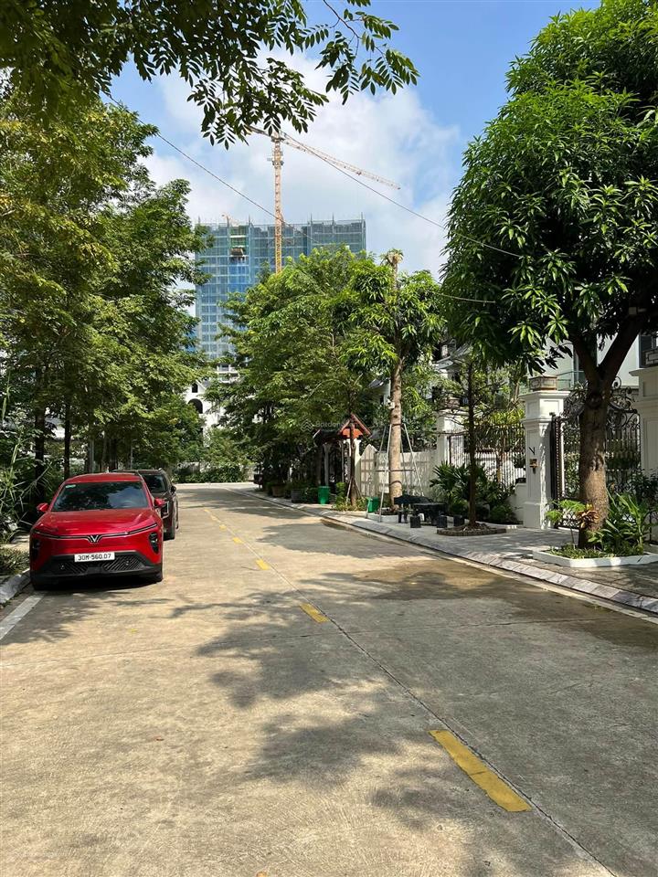 Bán nhà riêng 240m2 mặt tiền 10m ô tô vào nhà tiện ích ngập tràn