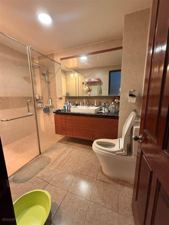 Bán nhà dt 70m2 mt 6m nguyên hồng  huỳnh thúc kháng đường nội khu vỉa hè 2 bên ô tô đỗ ngày đêm
