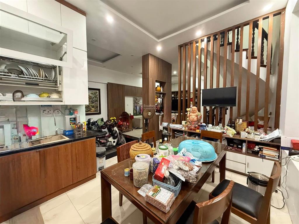 Bán nhà riêng nguyễn chí thanhba đình, 70m2 mặt tiền 6m 5 tầng 1 tum ô tô tránh đỗ vỉa hè 2 bên