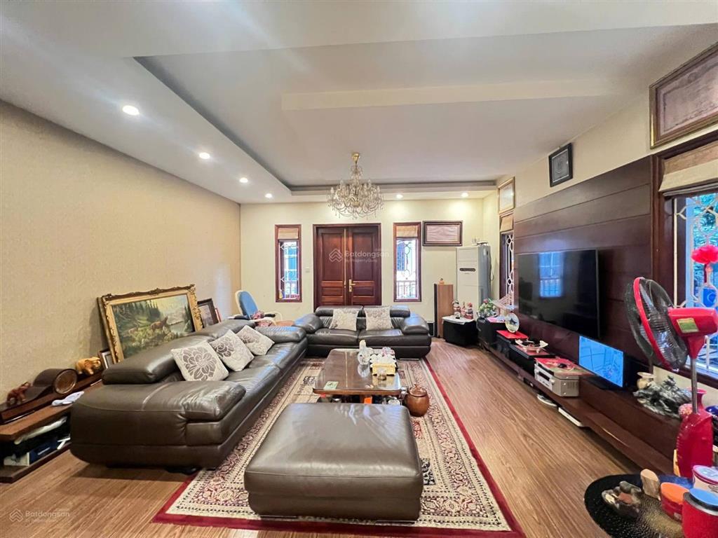 Nguyên hồng  đống đa giao ba đình diện tích 80m2 mặt tiền trên 6m vỉa hè ô tô đỗ ngày đêm