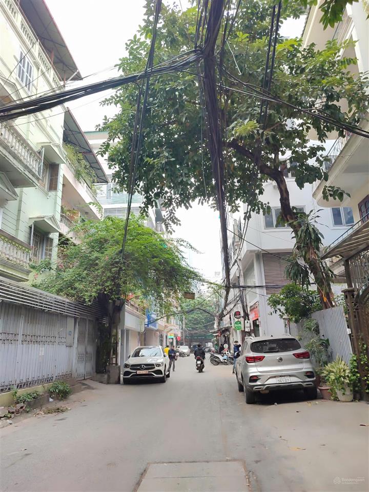 Bán nhà riêng gia đình đang sử dụng tại ngọc khánh  giảng võ  ba đình diện tích 80m2 từ phố vào