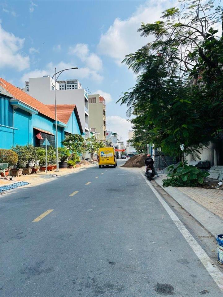 B081  sát aeon tên lửa, hẻm xe hơi, nhà 4 tầng, ngang 10x18m, dòng tiền 40 tr/th, chỉ 16 tỷ hơn