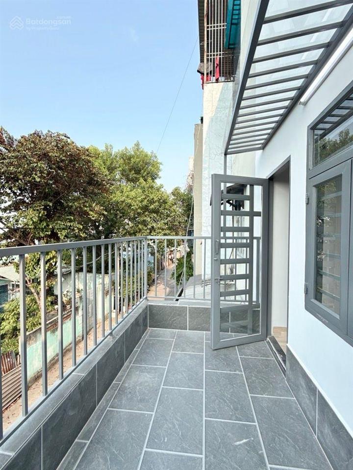 B086  bình tân  nhà đẹp 3 tầng gần chợ bình thành, 4x16m, hẻm xe hơi 1 xẹt, chỉ 6 tỷ 1
