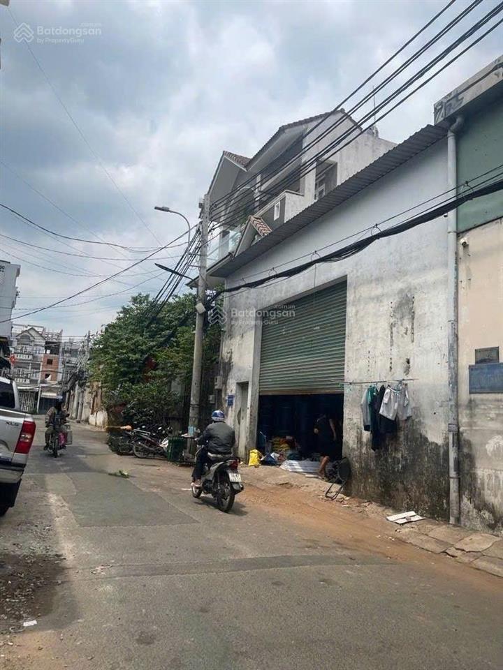 B091 sát lê văn quới, nhà xưởng c4  ngang 10x18m, hẻm xe tải, sát mặt tiền, chỉ 16 tỷ hơn