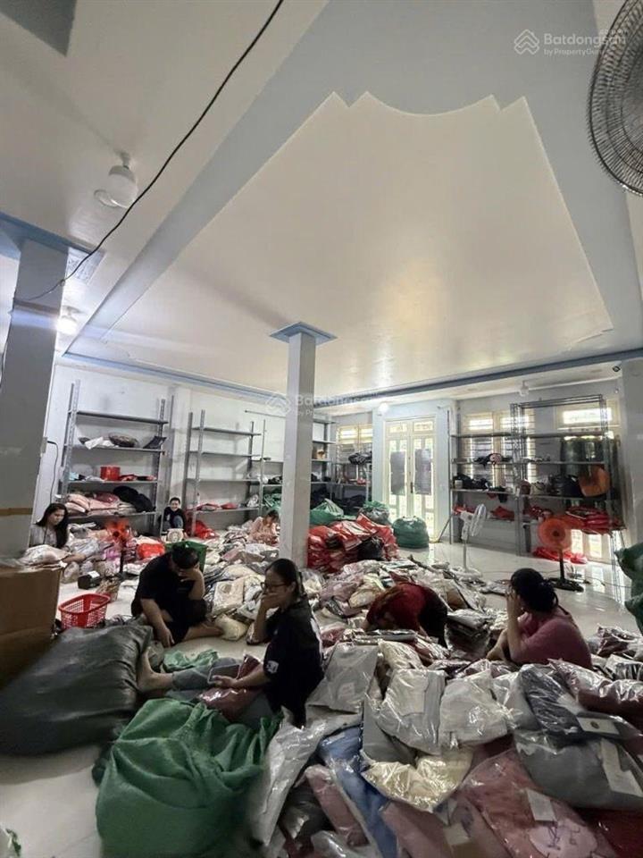 A092  hương lộ 2, hẻm xe tải tránh, ngang lớn 8m x 18m, nhà 4 tầng btct, chỉ 11 tỷ x