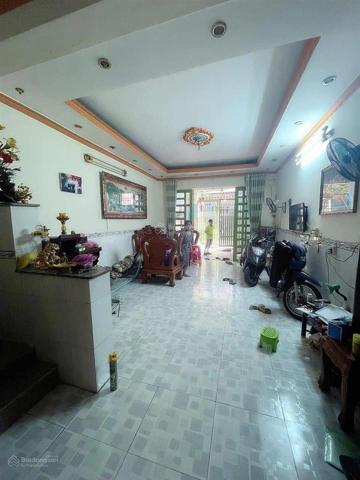 Lê đình cẩn  gần khu tên lửa  ngang 4.2x 20m, 2 tầng, hẻm xe hơi, chỉ 5 tỷ hơn [c003]
