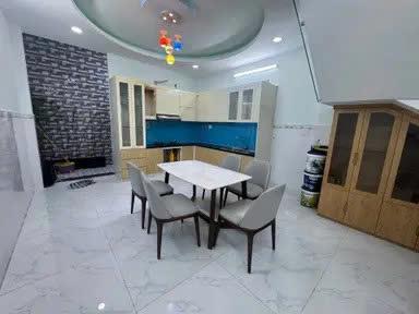 Giáp quận 6  khu phân lô dân trí, nhà đẹp 5 tầng, ngang 4.5x18m, đường xe tải 8m, chỉ 8 tỷ hơn