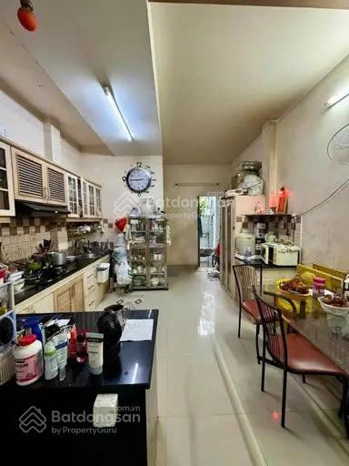 Ngay khu dân cư tên lửa  mt kinh doanh, đường 10m, nhà 3 tầng, 4x20m, chỉ 8 tỷ hơn [c008]