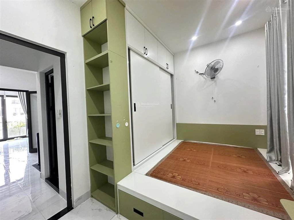 Nhà 2 tầng hoàn thiện royal park khu b