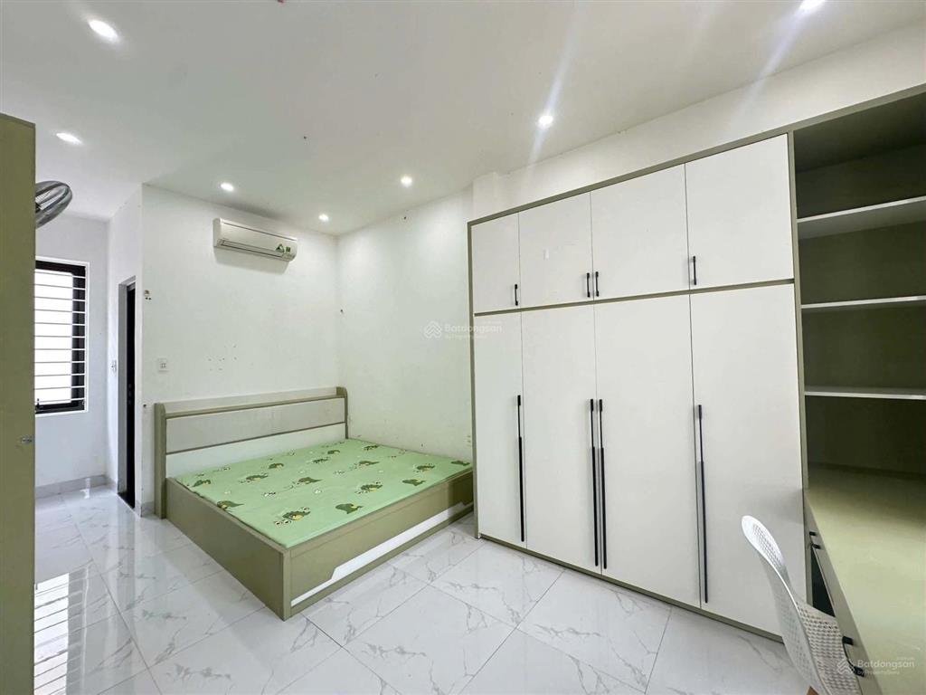 Nhà 2 tầng hoàn thiện royal park khu b
