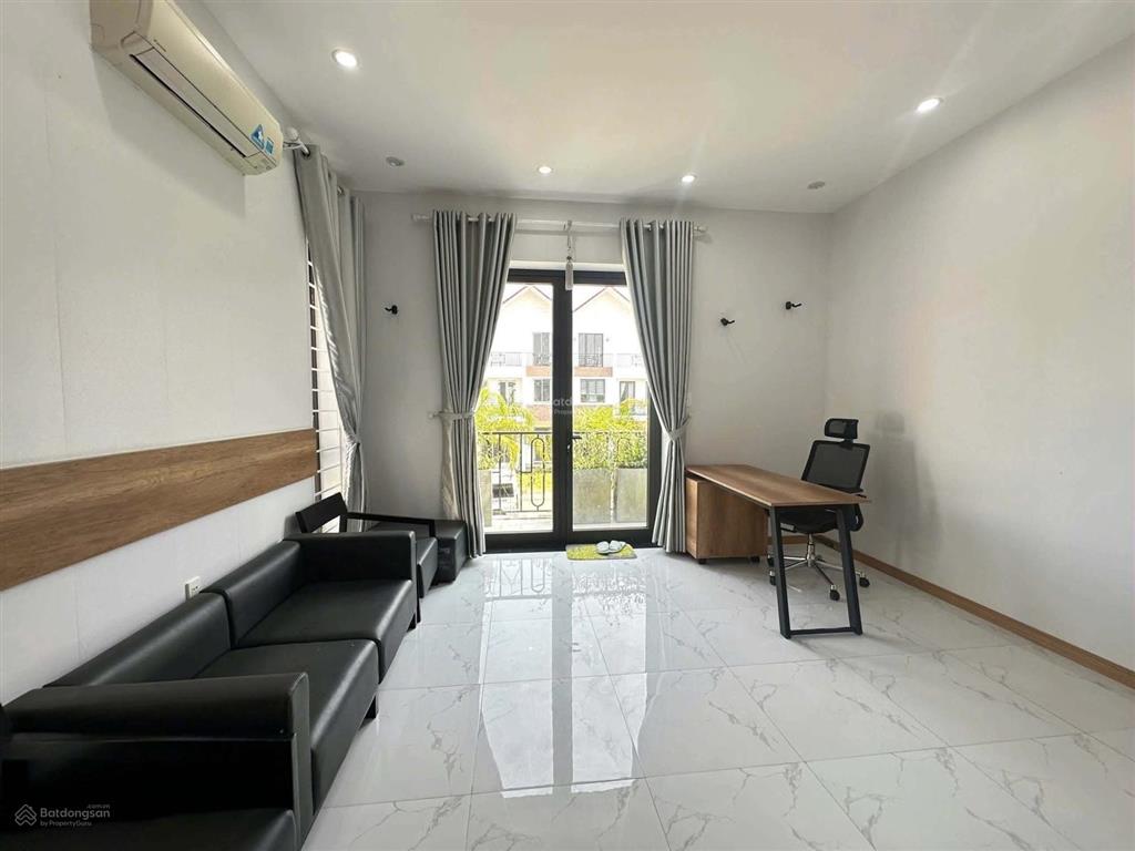 Nhà 2 tầng hoàn thiện royal park khu b
