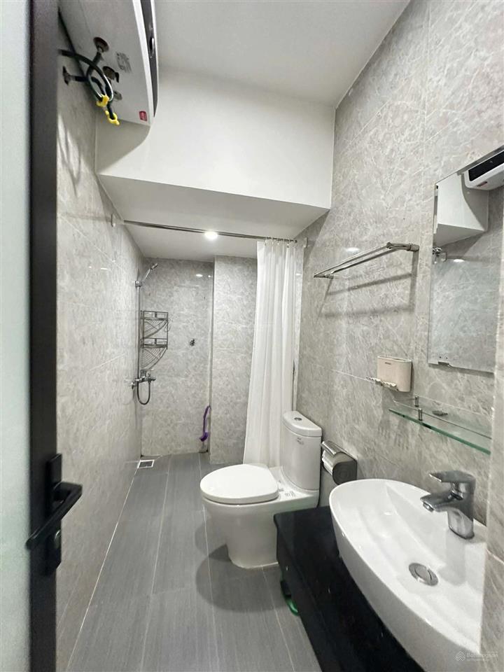 Nhà 2 tầng hoàn thiện royal park khu b