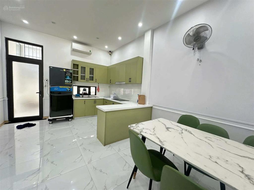 Nhà 2 tầng hoàn thiện royal park khu b