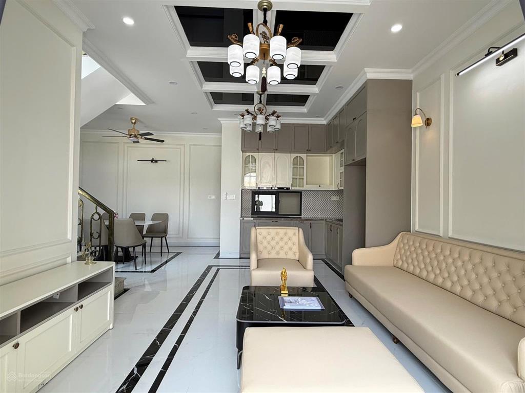 Villa tân cổ điển sân vườn thuỷ xuân, tp huế