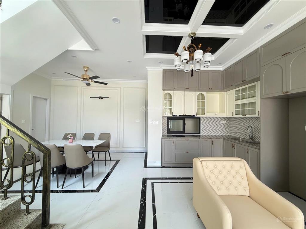 Villa tân cổ điển sân vườn thuỷ xuân, tp huế