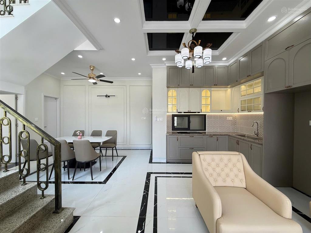 Villa tân cổ điển sân vườn thuỷ xuân, tp huế