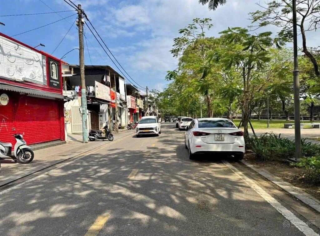 Nhà 2 tầng mặt tiền lê huân view trực diện đại nội huế