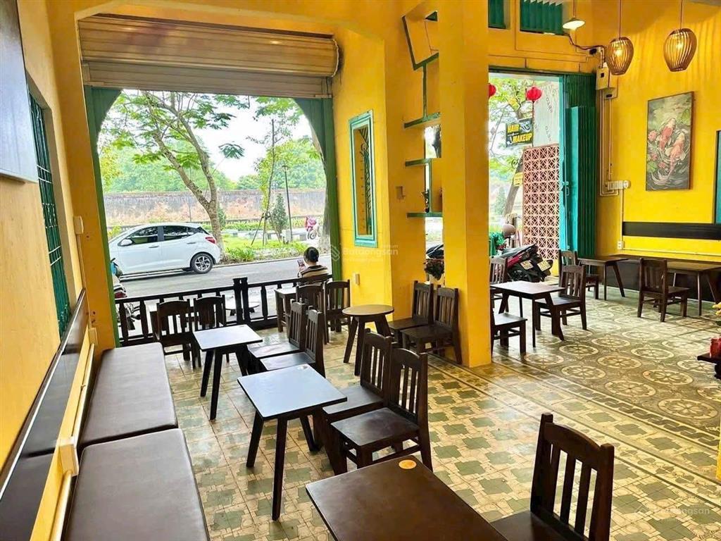 Nhà 2 tầng mặt tiền lê huân view trực diện đại nội huế