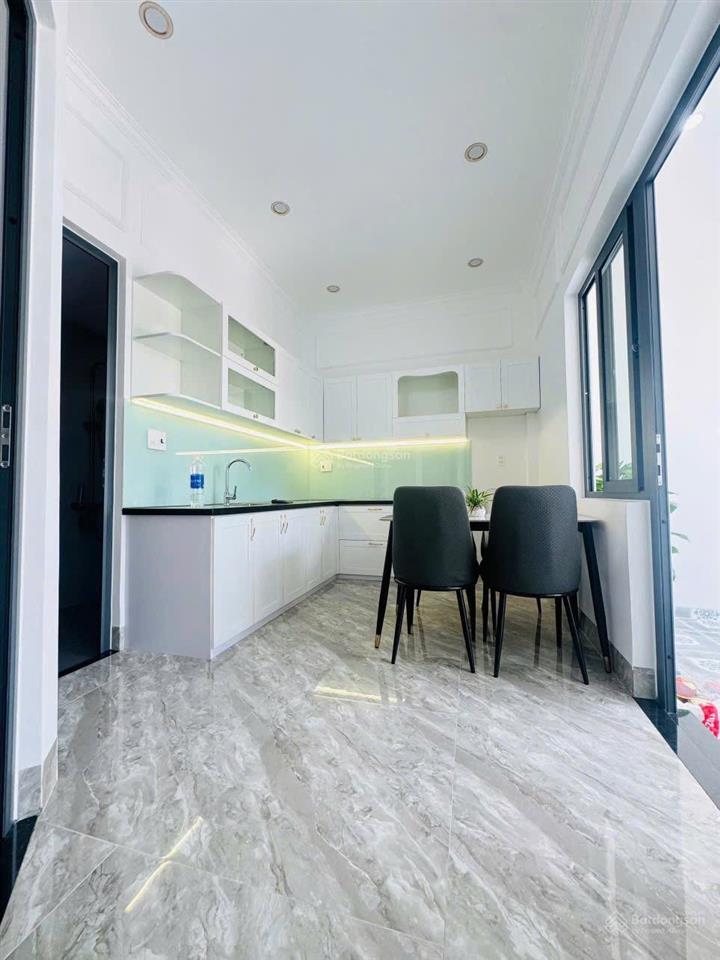 Nhà 2 tầng full nội thất thuỷ vân view royal kiệt oto lê đức anh