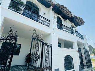 Nhà 2 tầng full nội thất thuỷ vân view royal kiệt oto lê đức anh