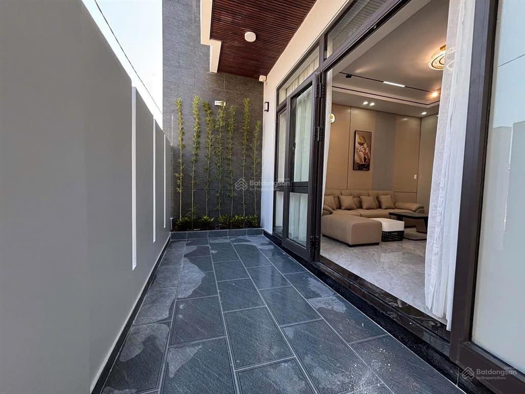Siêu phẩm nhà phố hiện đại gần kqh bàu vá