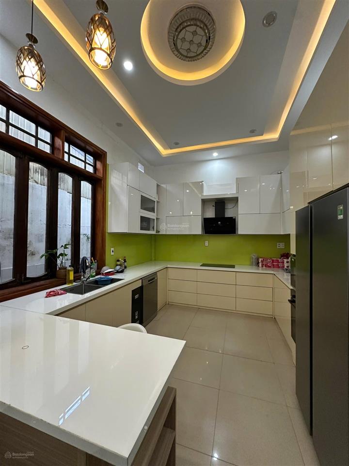 Bán homestay 4 tầng mặt tiền hàn mạc tử đang kinh doanh, có dòng tiền ổn định!