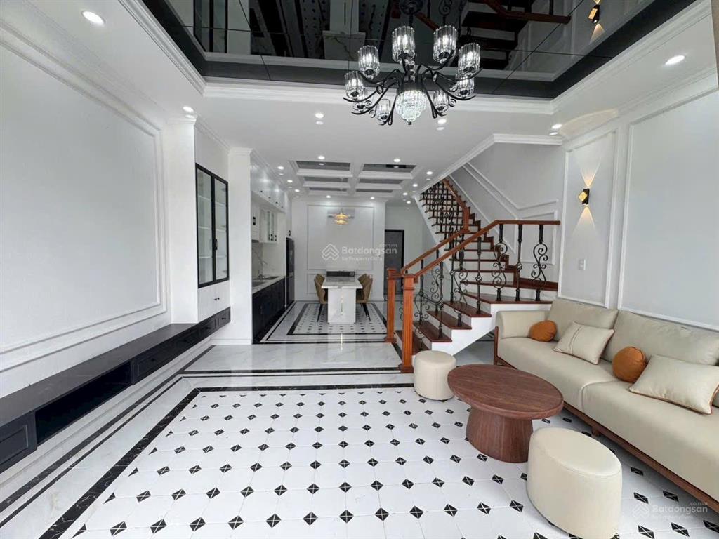 Villa hai tầng hai mê kiên cố thiên thai  đầy đủ nội thất xịn xò  cách mặt tiền chính 50m
