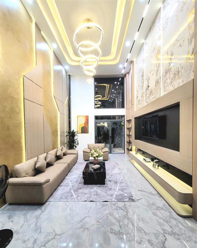 Bán nhà trệt + lửng + 3 lầu có thang máy đường 8m