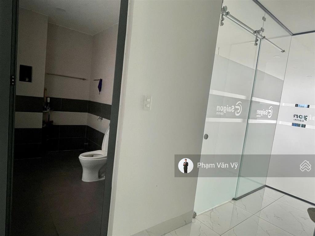 Văn phòng 7x15m kđt vạn phúc, thang máy, vách kính, lối đi riêng, 3 máy lạnh, giá 15 tr/tháng