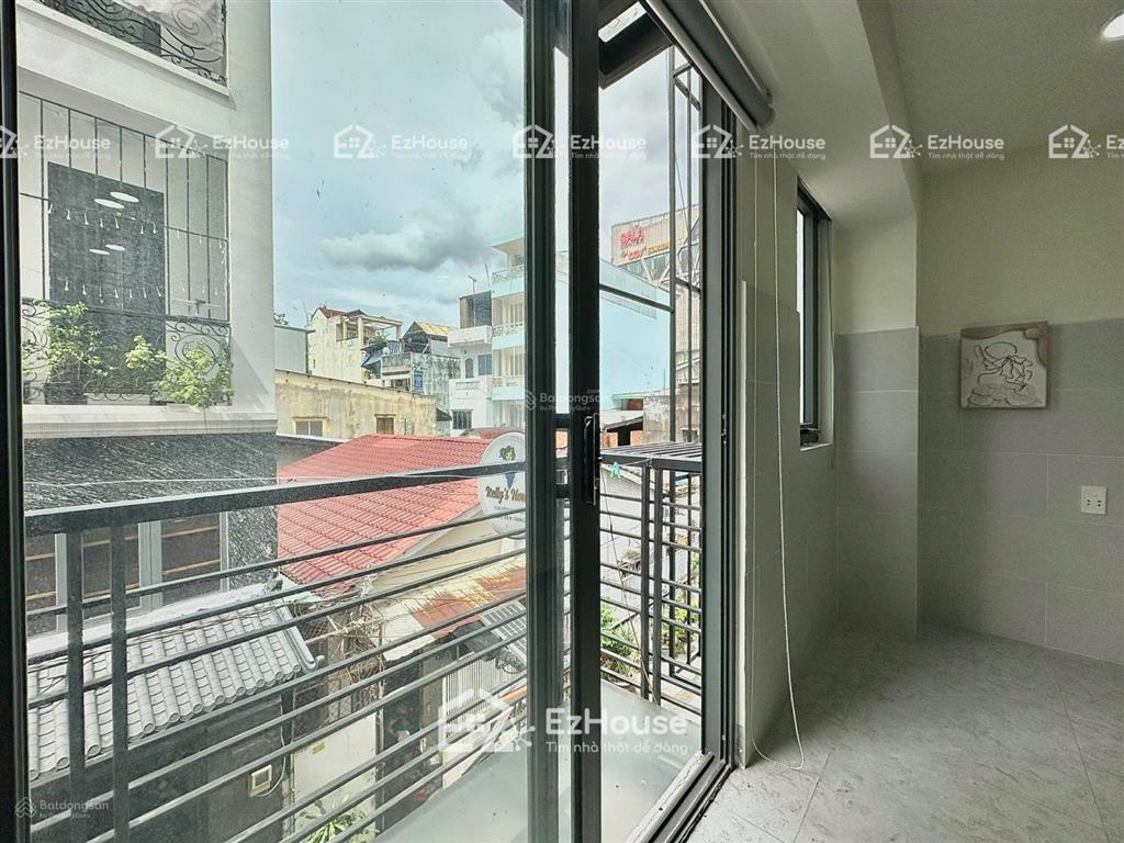 Cho thuê căn hộ full nt ban công ngay hoàng văn thụ