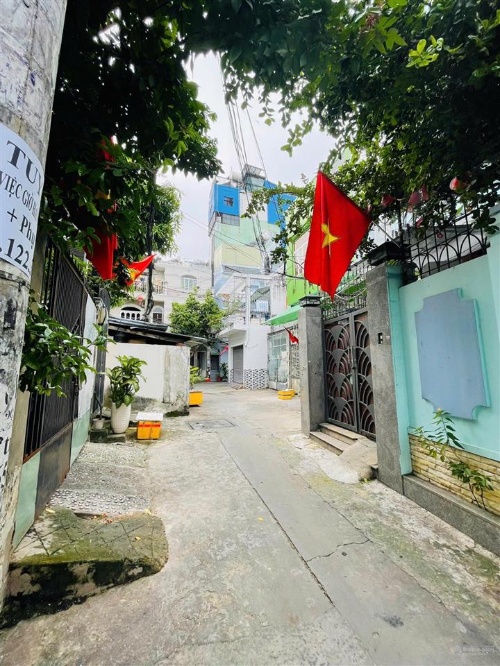 Nhà giá rẻ ở phú nhuận  cn 67m2  sổ vuông vức  ngang 4.75m