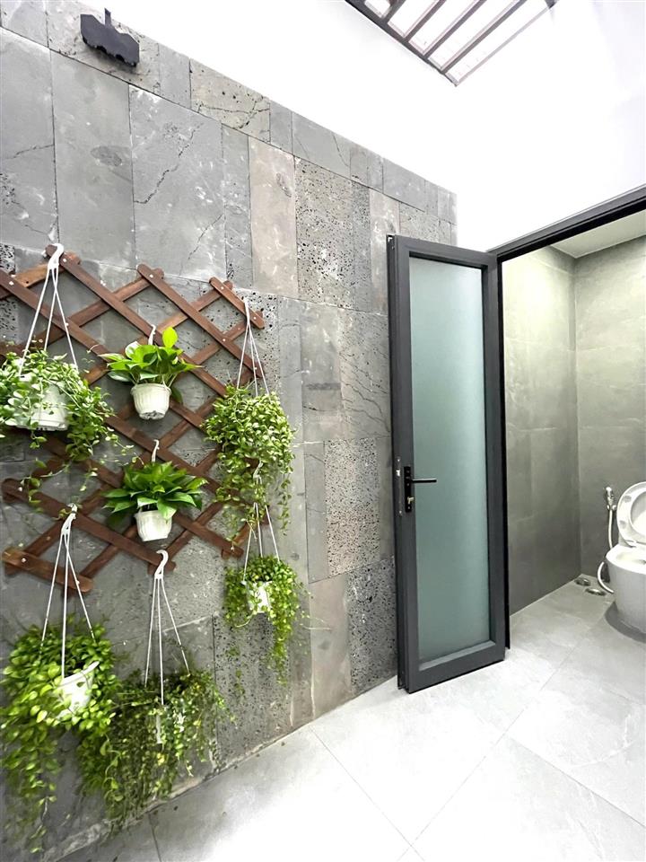 Hẻm 6m xe hơi thông  nhà sấy mới 100% thang máy cảm ứng giá rẻ