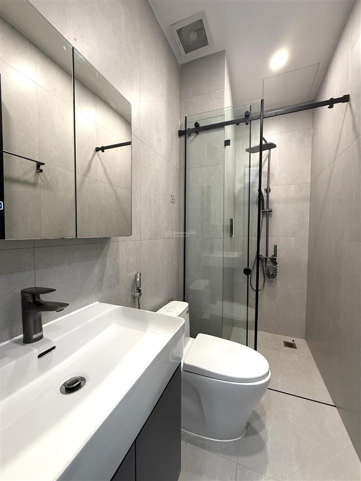Hẻm 6m xe hơi thông  nhà sấy mới 100% thang máy cảm ứng giá rẻ