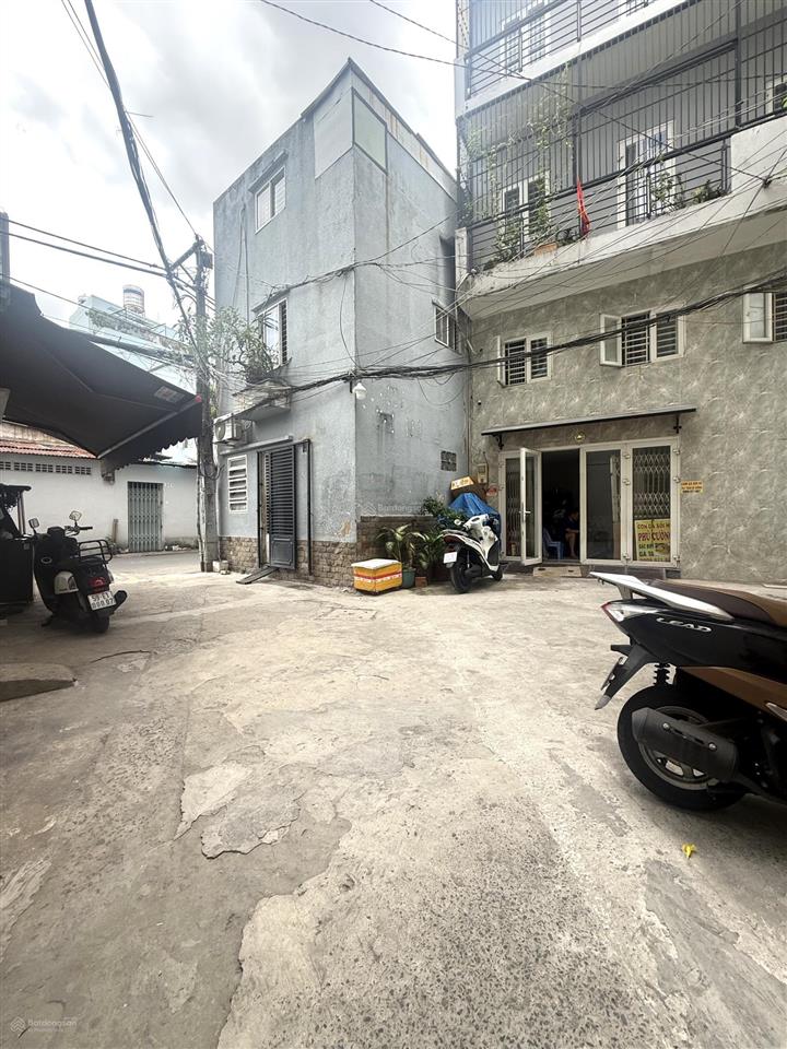 Nhỉnh 7 tỷ tìm đâu ra nữa nhà 5 tầng hxh 8m cách mt chỉ 1 căn nhà ở phú nhuận