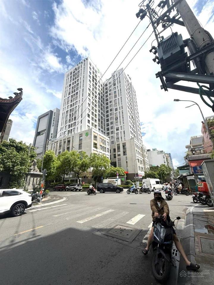 Sát mặt tiền khu vip nguyễn văn trỗi  trương quốc dung giá tốt