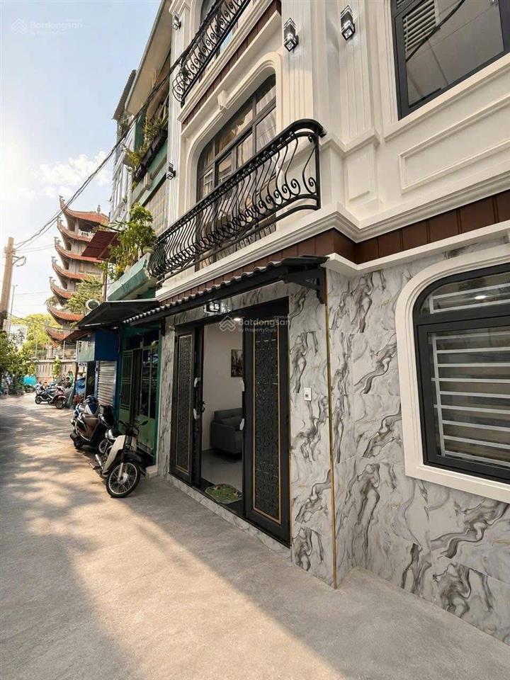 Sát mặt tiền khu vip nguyễn văn trỗi  trương quốc dung giá tốt