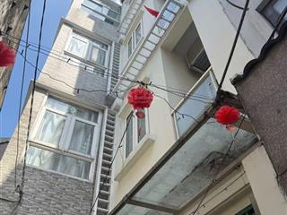 Nhà chính chủ giá rẻ  4 tầng hẻm đẹp khu văn minh  phú nhuận