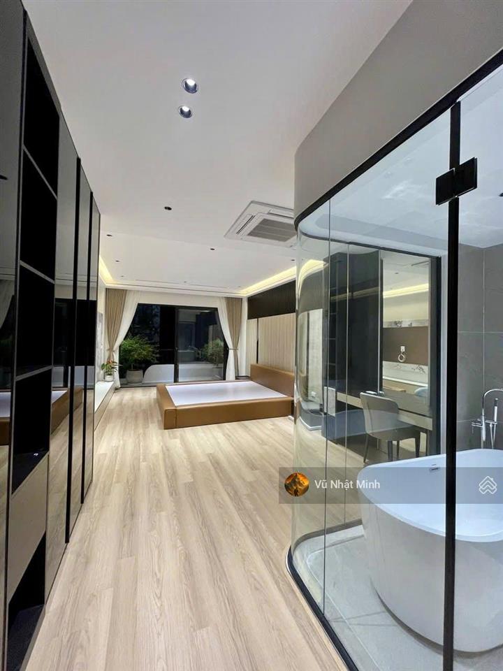 Siêu phẩm việt hưng,long biên 60m, mặt tiền rộng, 7 tầng hiện đại thang máy gara 2 ô tô vị trí tâm