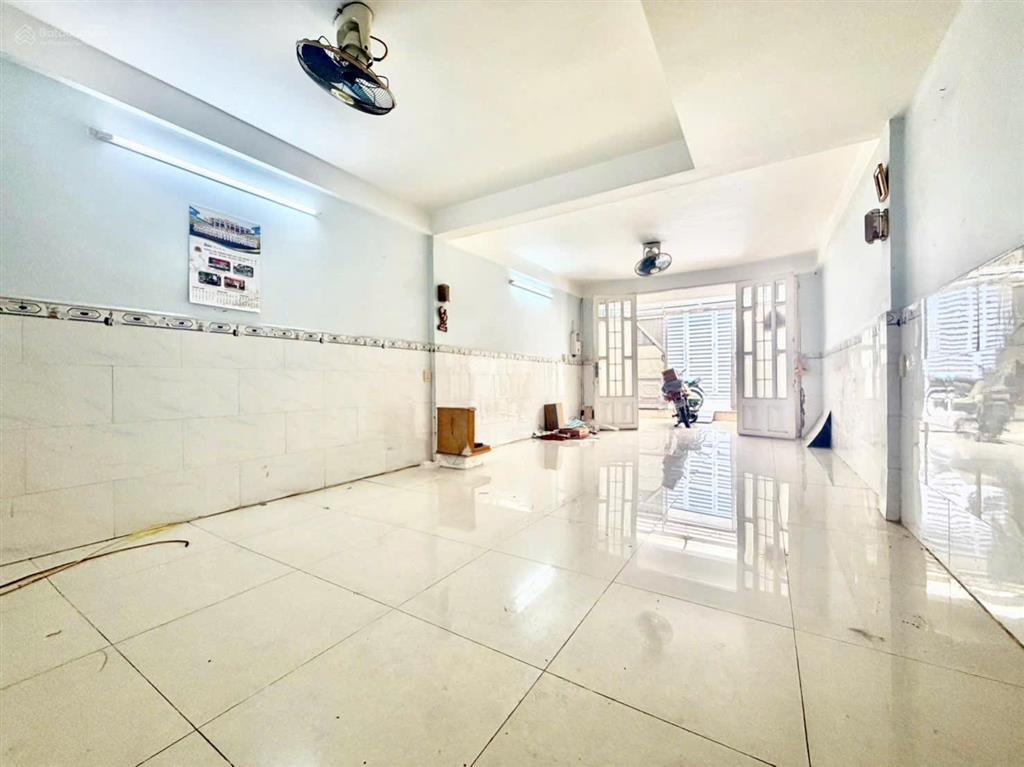 Hẻm xe hơi 3 tầng ngang 4m dài 18m nơ trang long  nguyễn xí nhỉnh 8 tỷ