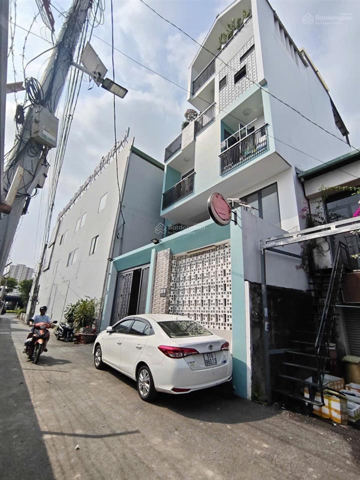 Đất xây hầm 6 tầng ngang 9m dài 18m ngay mặt tiền trần não quận 2 bán nhanh giá đầu tư