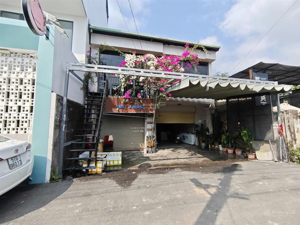 Đất xây hầm 6 tầng ngang 9m dài 18m ngay mặt tiền trần não quận 2 bán nhanh giá đầu tư